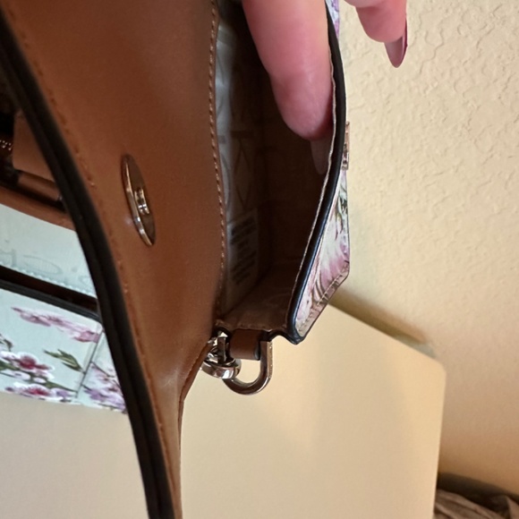 Rare Calvin Klein Margot Tote Large New without tags - Picture 13 of 13